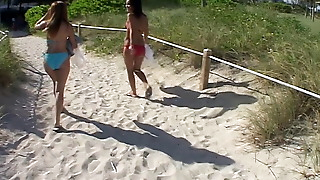 Amateur blowjob from two young girls I met on the beach in Miami
