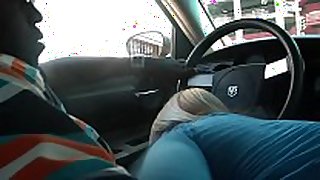 Wife sucks bbc for free taxi ride