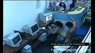 Teen pair fucking in cyber cafe