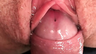 Urine therapy. Pissing while fucking. Pee inside the pussy. Close-Up.