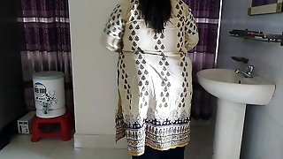 45 Year Old Neighbor Aunty Seduced Me By Seeing Her Big Ass While Combing Her Hair - Indian Desi Sex (Bbw)