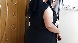 (Hot and Dirty Hijab Aunty Ko Choda) Indian hot aunty fucked by neighbor while cleaning house - Clear Hindi Audio