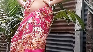 Bengali Desi Bhabhi Outdoor Chudai Devar Ke Saath red Saree main (Official Video By Villagesex91 )