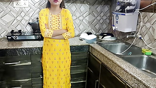 Desi Bhabhi kitchen me khana bana rhi thi tbhi dever ne piche se Li bhabhi ki