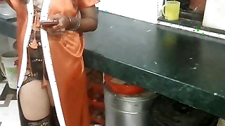 Bhabhi ne kitchen me garda machaya, sex in kitchen.