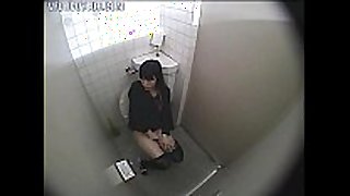 Girl caught masturbating in the bath