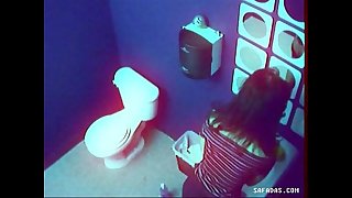 Torrid legal age teenager masturbating in the matter of bring about a display water-closet
