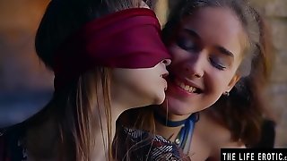Forthright girl is blindfolded and coerced by swishy to the fore she orgasms