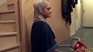 Hijabi BBC slut fucked into ass