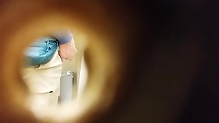 Spying on dads pissing