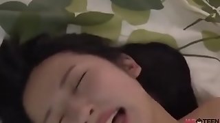 Young Japanese caught in the toilet [Japteenx myvideos.club]