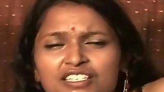 indian beauty with big tits sucked for sweet milk